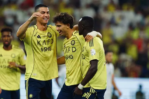 جوميز يواصل الغرق.. النصر "البرتغالي" يضرب الفتح بخماسية